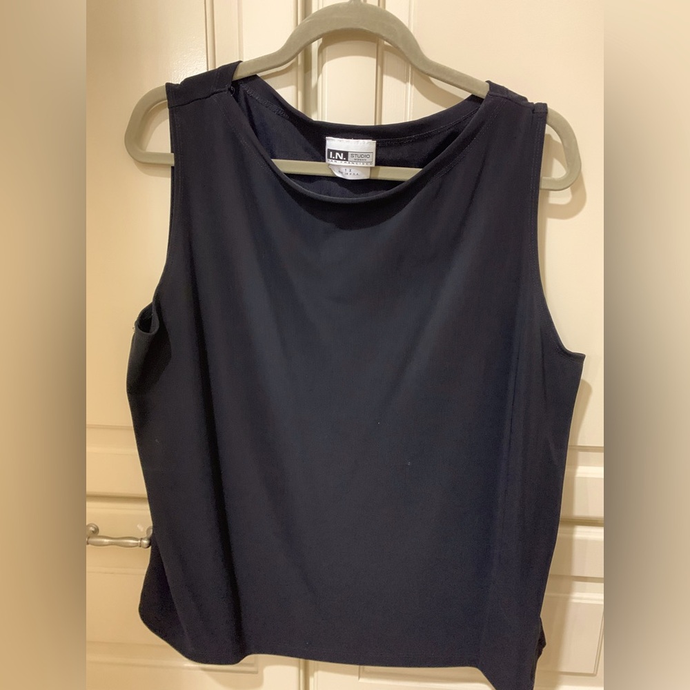 Plus size I.N. Studio Woman sleeveless shell blouse